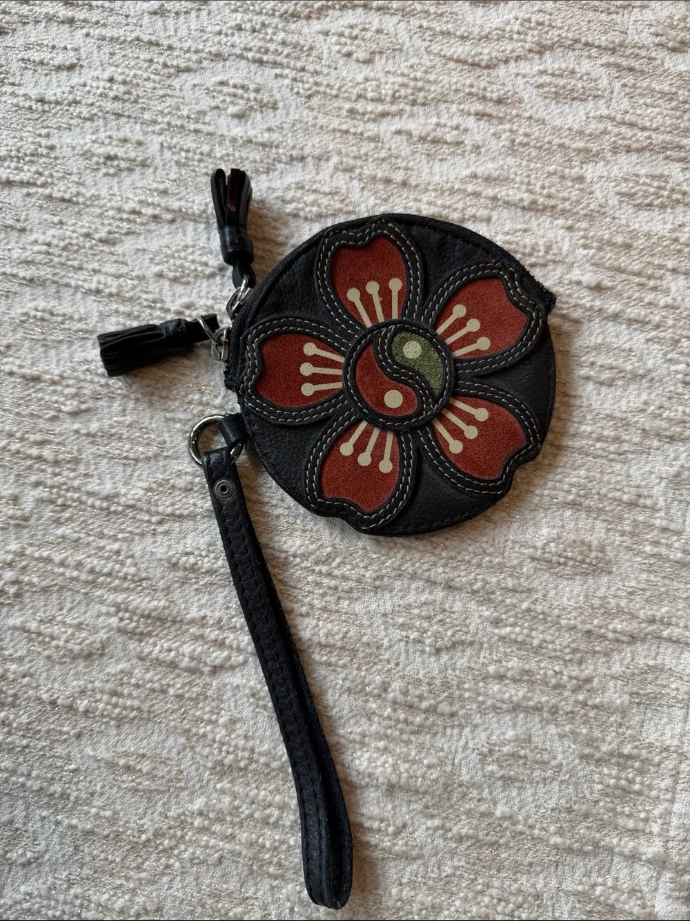 Lucky Brand Leather Boho Floral Appliqué Round Coin /Wristlet Purse